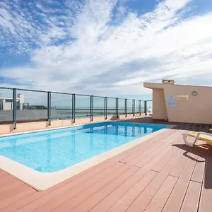 Oceanview Luxury Stunning Views And Pool Apartment